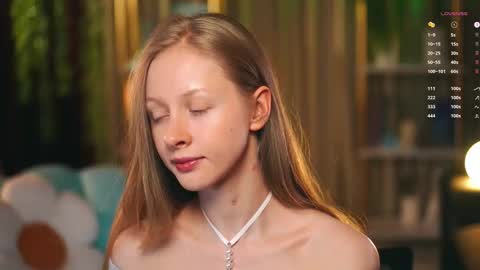 Mia online show from March 14, 4:30 pm