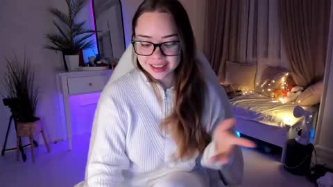 VixenMia online show from February 27, 3:36 am