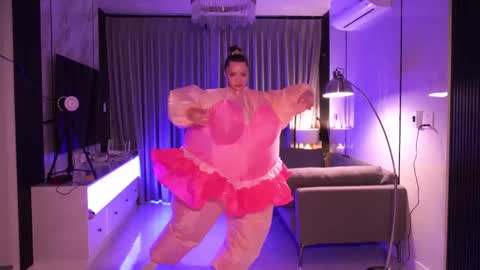 VixenMia online show from September 28, 2:40 am