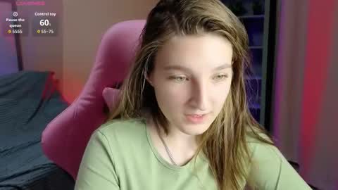 Mia online show from November 27, 11:13 am