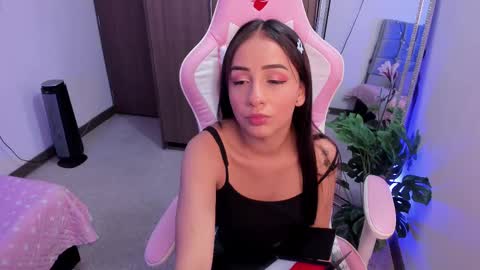 mia  nicolle online show from February 25, 2:03 am