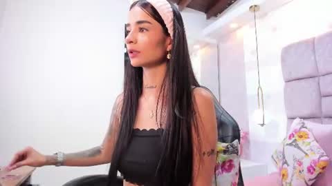 Mia  online show from June 24, 12:48 pm
