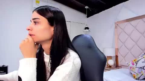 Mia  online show from July 15, 12:32 pm