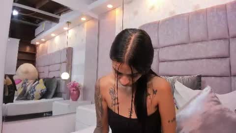 Mia  online show from July 29, 12:38 pm