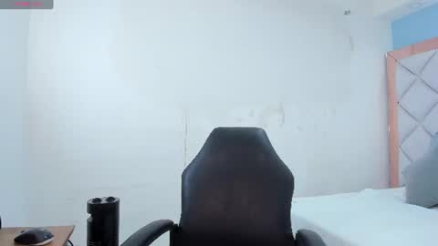 Mia  online show from June 27, 1:17 pm