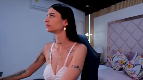 Mia  online show from July 17, 12:53 pm