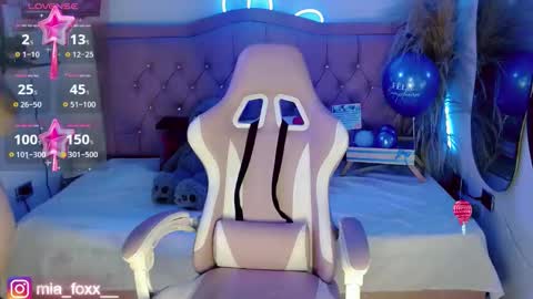 Mia online show from October 26, 10:16 pm