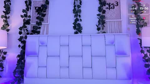 Mia online show from February 20, 11:45 am