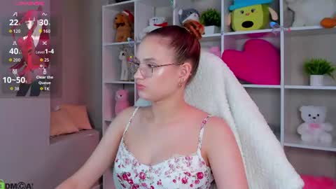Mia online show from June 11, 10:45 am