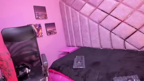 Miaa online show from December 4, 2:42 am