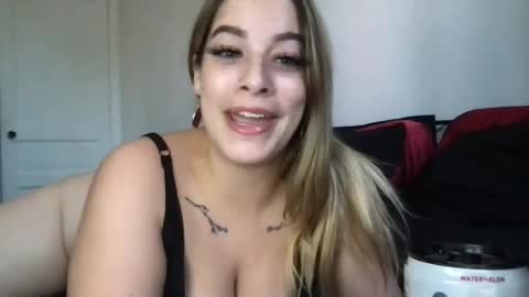 Mia Moji online show from July 20, 12:07 pm