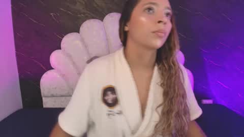 Mia online show from May 1, 12:08 pm