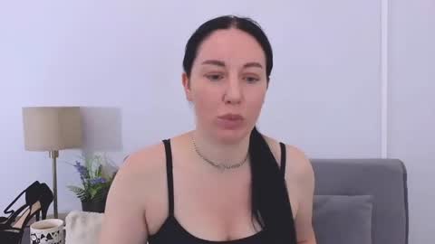 Mia online show from June 8, 5:46 pm