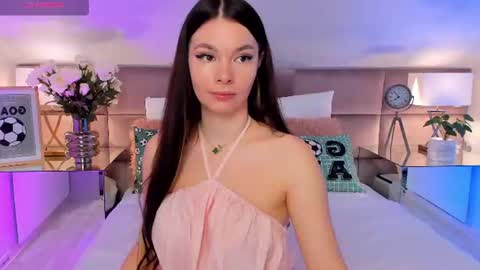 Mia online show from June 13, 7:33 pm