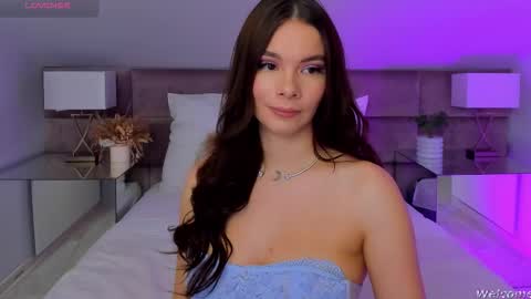 Mia online show from November 21, 8:55 pm