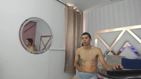 miaandrony online show from February 8, 1:04 pm