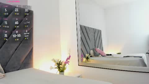 miaatorres_ online show from July 27, 12:57 pm