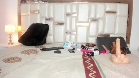 Snapshot of miaaxxx_ chatting on January 22, 12:27 pm Mia online show from January 22, 12:27 pm