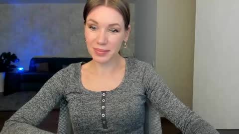 Mia online show from May 11, 4:47 am