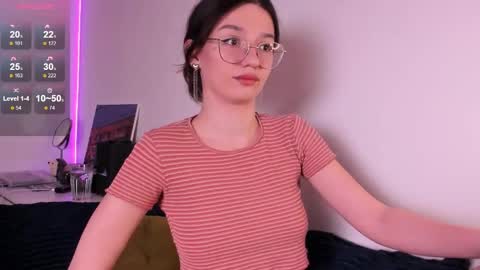 mia online show from April 29, 9:09 pm