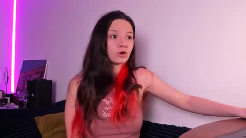 mia online show from July 5, 10:04 pm