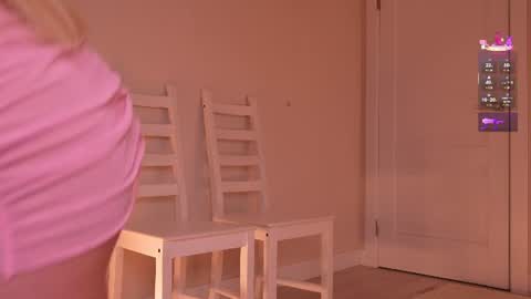 miablueye online show from June 14, 2:39 pm