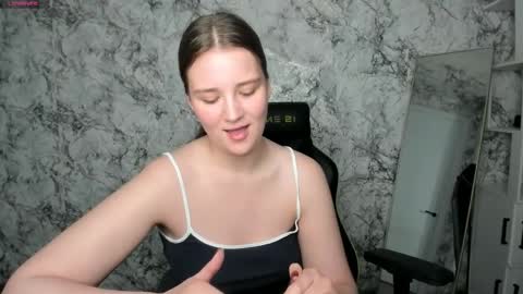 Mia online show from May 12, 4:24 pm
