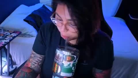 Mia online show from July 17, 3:11 am