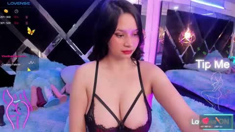Snapshot of miacharloth chatting on October 18, 1:41 am Mia online show from October 18, 1:41 am