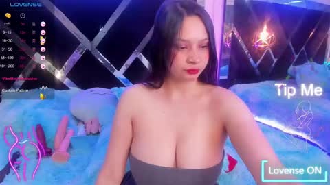 Snapshot of miacharloth chatting on October 2, 1:43 am Mia online show from October 2, 1:43 am