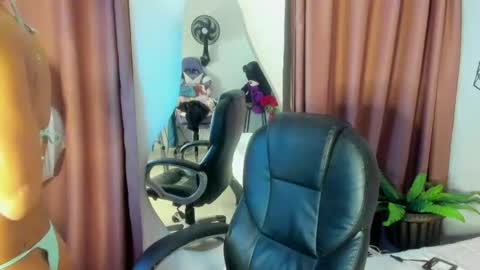 Mia online show from July 2, 3:17 am