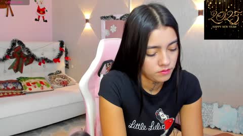 Snapshot of miagomez1 chatting on January 4, 1:21 pm Mia Gomez online show from January 4, 1:21 pm