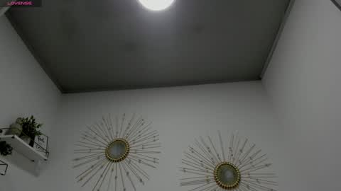 Snapshot of miah_bigboobs chatting on February 8, 9:13 am Miah Collins online show from February 8, 9:13 am