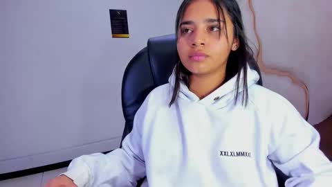 miahsex69 online show from November 25, 6:48 am