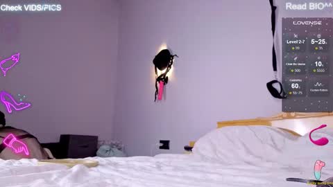 Mia online show from September 27, 6:26 pm