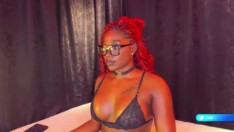 Mia online show from October 22, 1:10 am