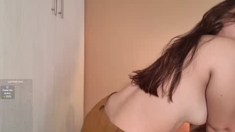 Mia online show from June 19, 1:58 pm