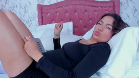 Snapshot of miamalkovaa_ chatting on October 7, 5:06 pm Mia Malkova online show from October 7, 5:06 pm