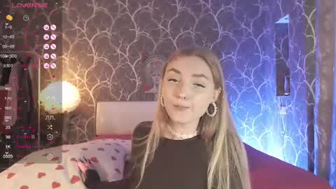 Mia online show from June 16, 1:45 pm