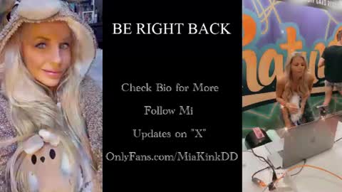 Mia online show from July 27, 3:53 pm