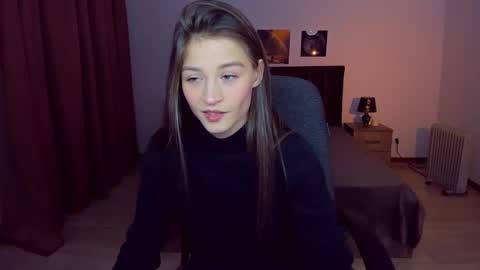 Snapshot of miapaw chatting on January 10, 5:24 pm Mia online show from January 10, 5:24 pm