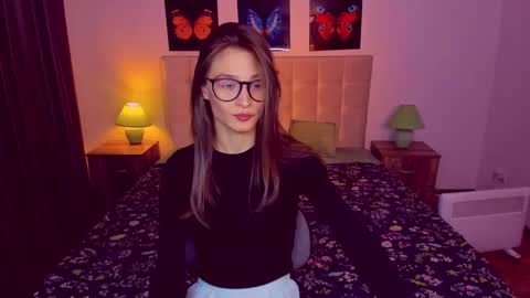 Snapshot of miapaw chatting on January 26, 6:37 pm Mia online show from January 26, 6:37 pm