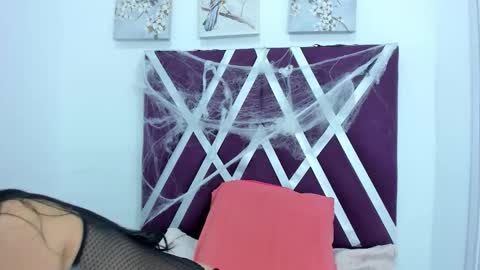 Snapshot of miaquevedo chatting on October 23, 11:27 am Mia Quevedo online show from October 23, 11:27 am