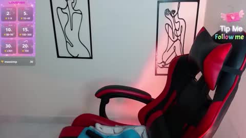 miarobinn_ online show from March 30, 5:01 pm