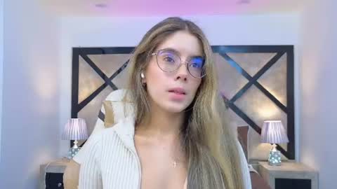 Mia online show from July 25, 10:06 pm