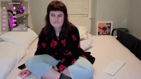 Mia  online show from November 1, 11:09 pm