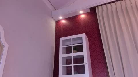 Snapshot of miawoderfull chatting on March 3, 3:16 am Mia online show from March 3, 3:16 am