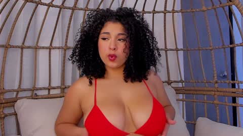 Snapshot of miawoderfull chatting on January 18, 7:38 am Mia online show from January 18, 7:38 am