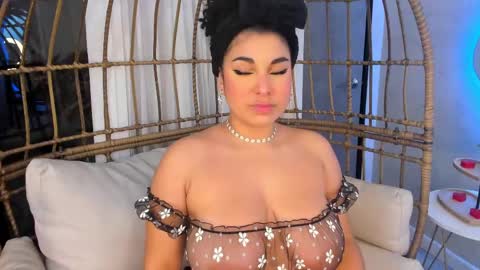 Snapshot of miawoderfull chatting on February 19, 4:01 am Mia online show from February 19, 4:01 am