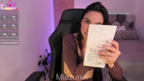 Snapshot of miazurek chatting on October 4, 1:22 am THE BEST LOVRS antonio flatlastifoundyoulautrebleudrpapaolu donnie lbsunkown1804 online show from October 4, 1:22 am